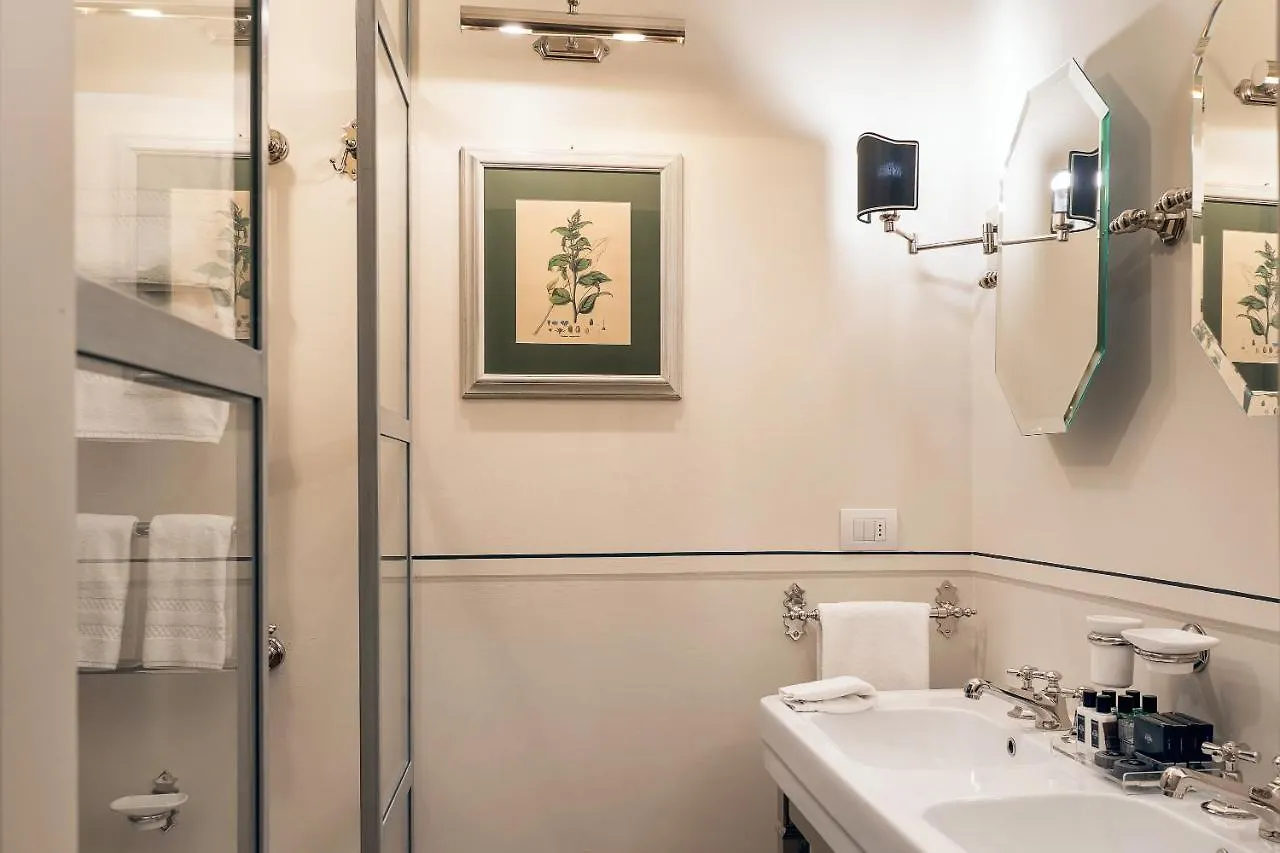 Corte Calzaiuoli Elegant Suites Florence 2*,