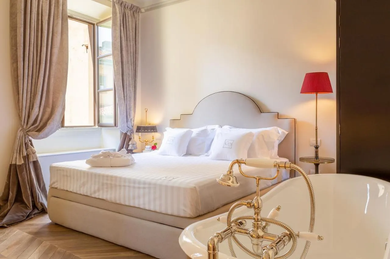 Corte Calzaiuoli Elegant Suites Florence 2*,